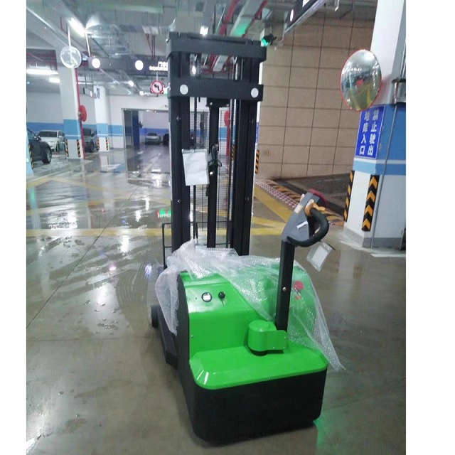counter-balanced-fork-lift-truck-Fully-electric-balanced-forklift-2.jpg