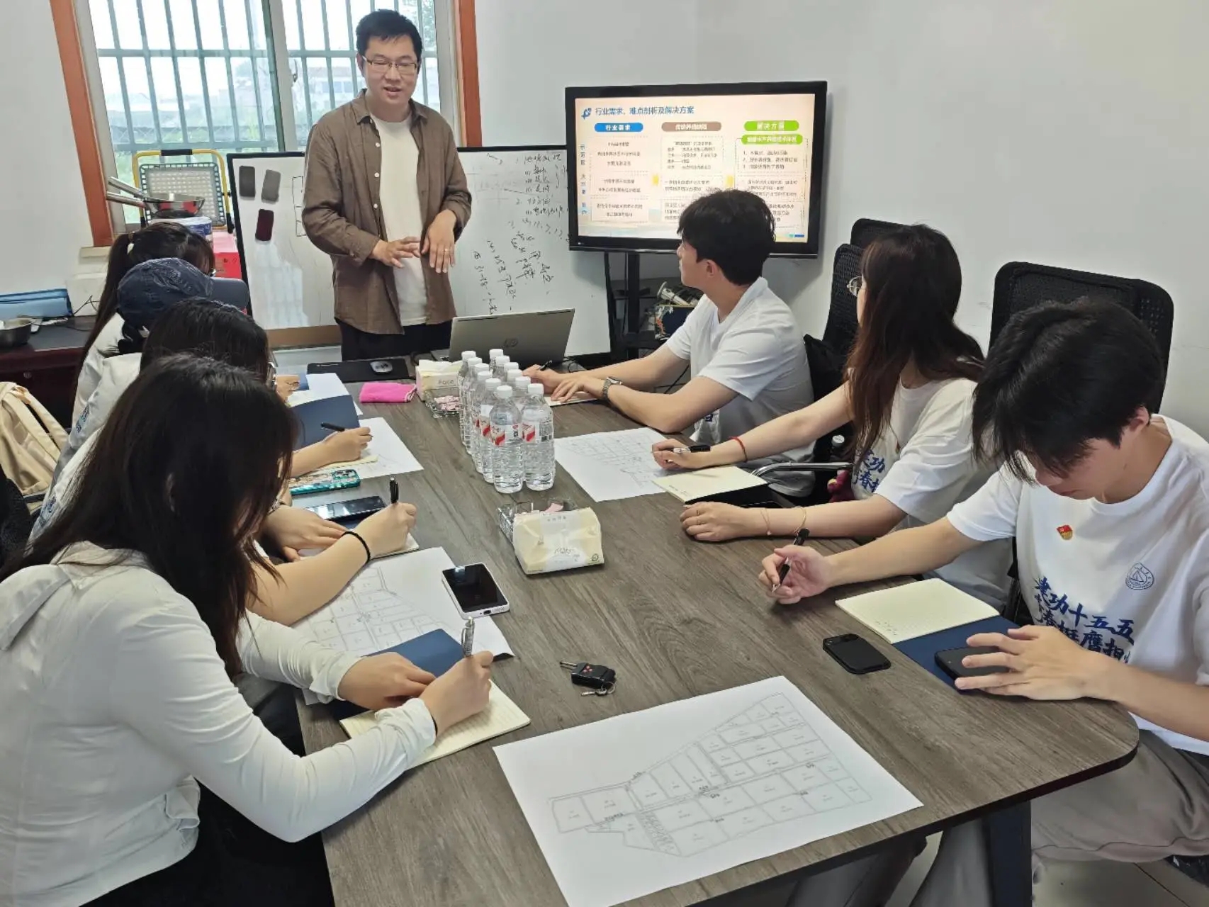 如图片无法显示,请刷新页面