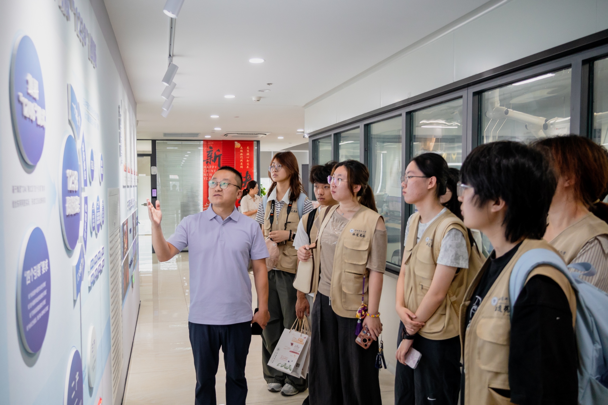 如图片无法显示,请刷新页面